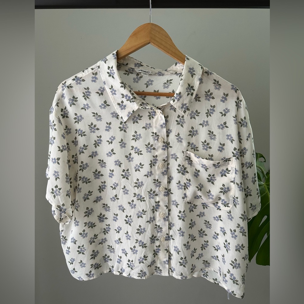 American Eagle Outfitters White Floral Top